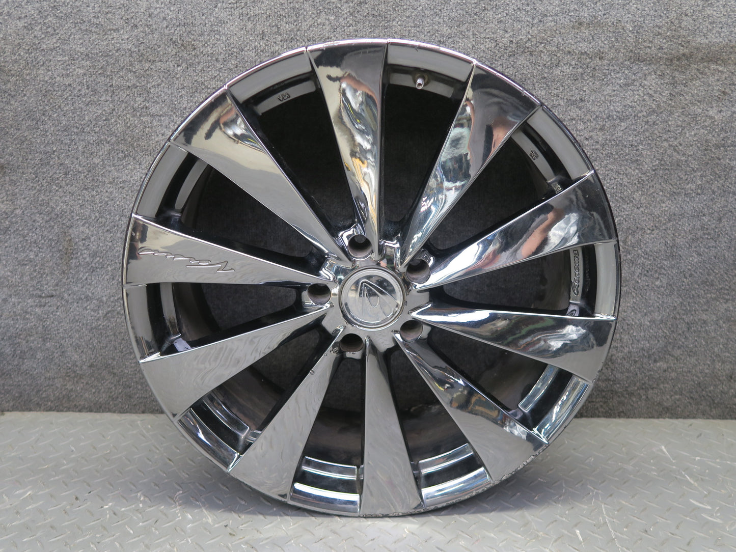 Set of 4 Rays Versus Genoma R19 19" Wheel Rim 19x8JJ ET45 Damaged