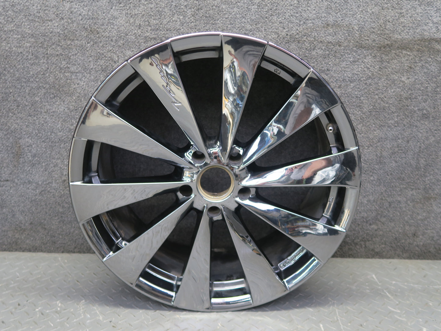 Set of 4 Rays Versus Genoma R19 19" Wheel Rim 19x8JJ ET45 Damaged