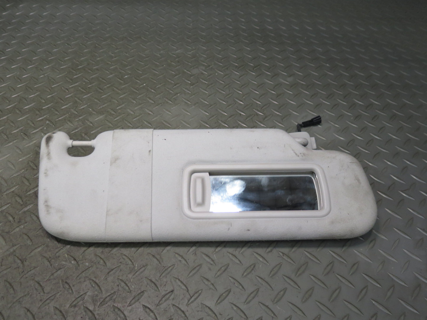 2017-2020 Maserati Levante M161 Front Left & Right Sun Visor Set of 2