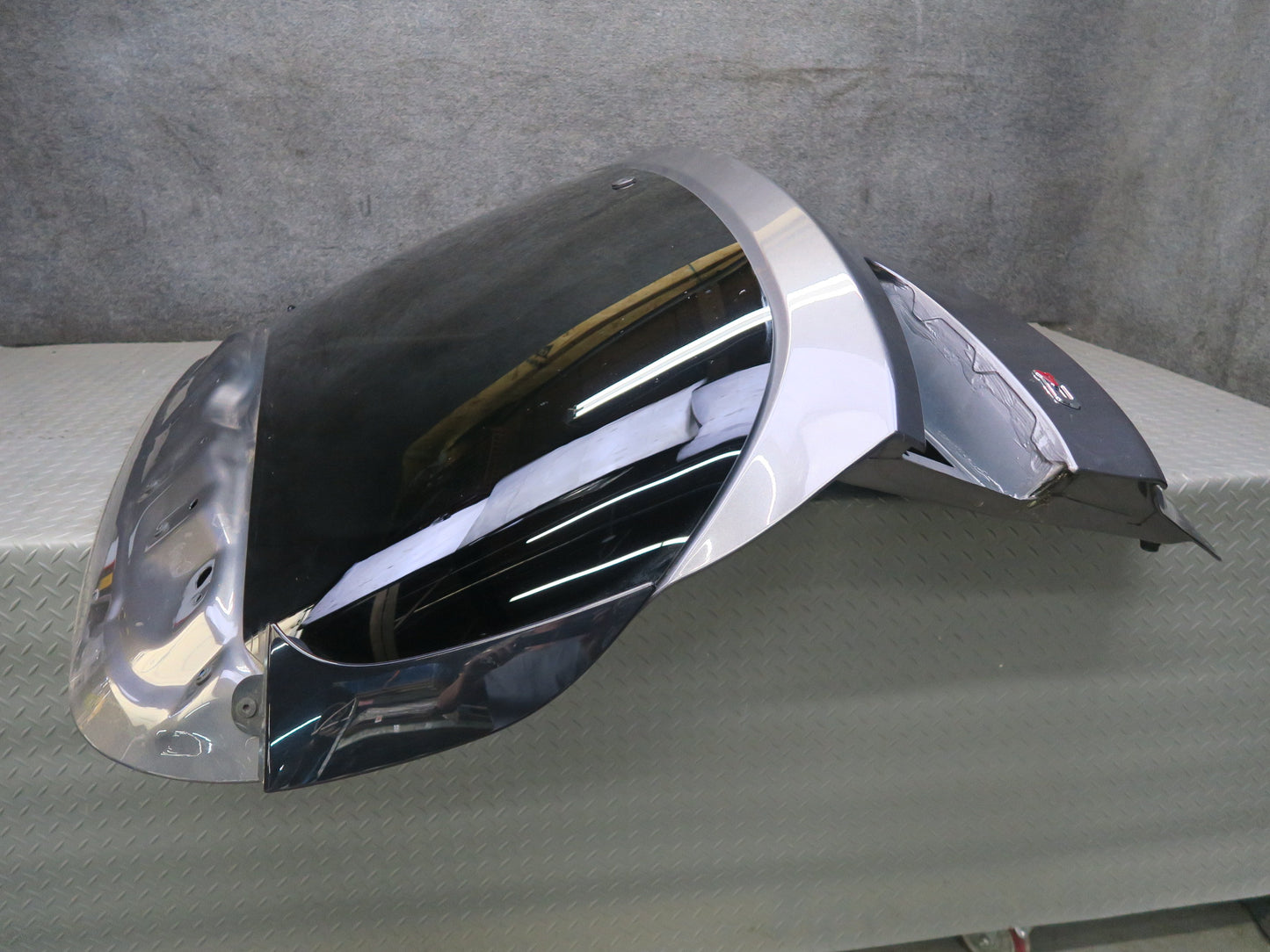 2017-2023 Alfa Romeo Stelvio Q4 Rear Trunk Lid Tail Gate W/ Glass Assembly Gray
