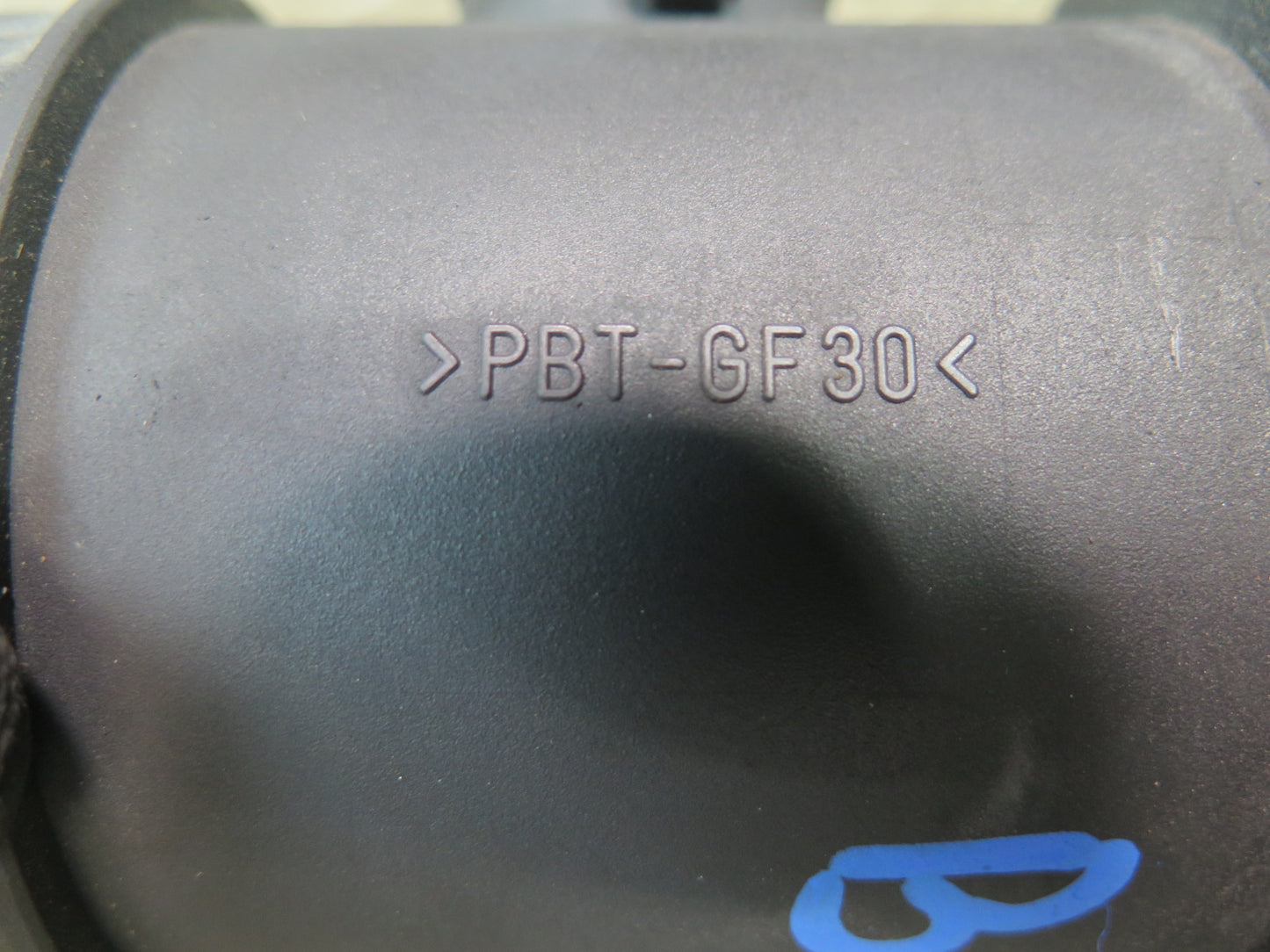 99-03 BMW E39 540ia 4.4L M62 A/T Mass Air Flow Meter MAF Sensor 1433567 OEM