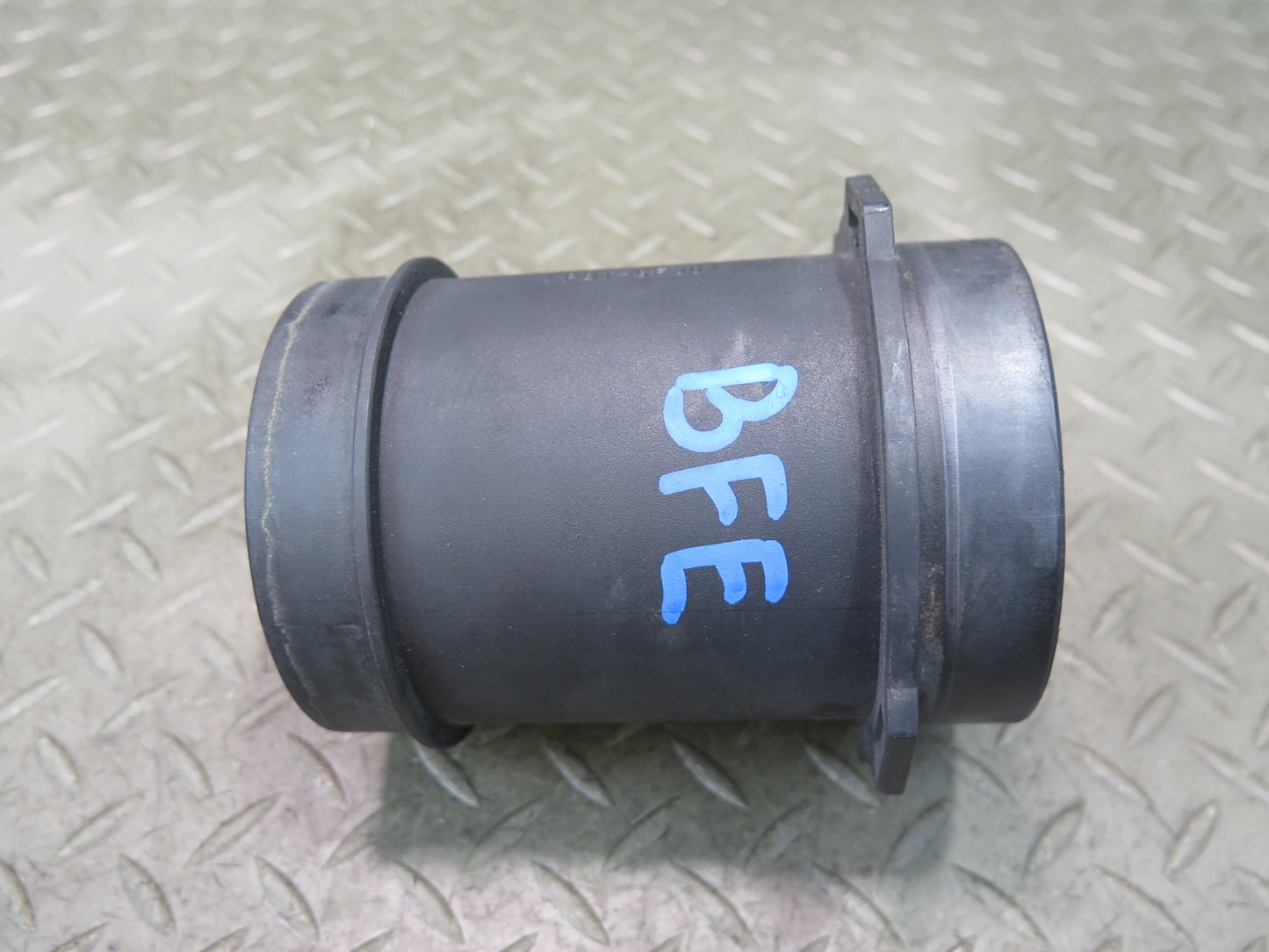 99-03 BMW E39 540ia 4.4L M62 A/T Mass Air Flow Meter MAF Sensor 1433567 OEM