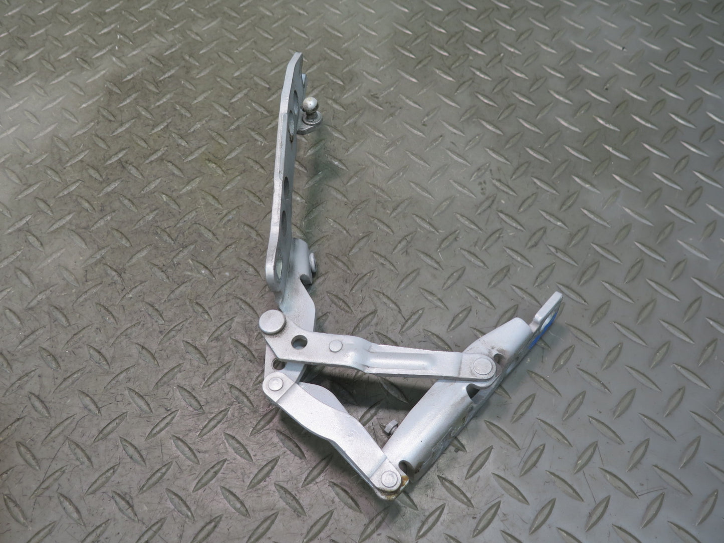 97-03 BMW E39 540ia Front Left & Right Hood Bonnet Hinge Set Silver OEM