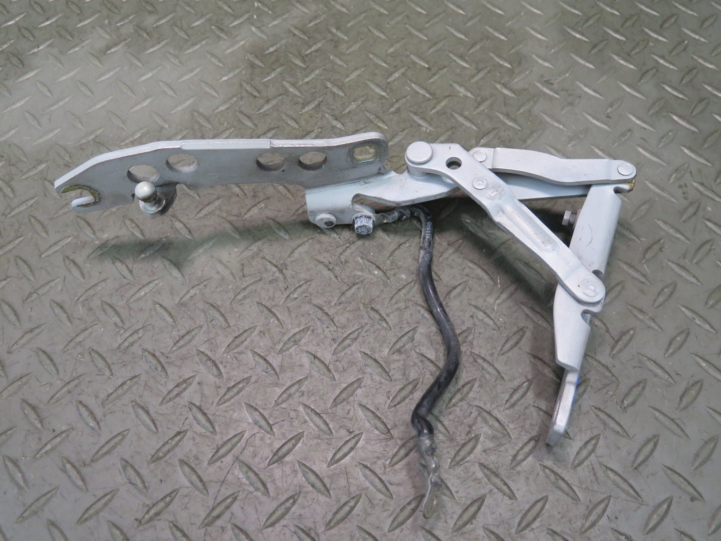 97-03 BMW E39 540ia Front Left & Right Hood Bonnet Hinge Set Silver OEM