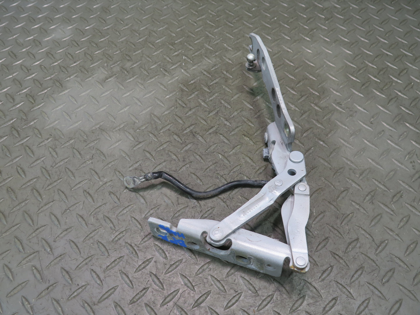 97-03 BMW E39 540ia Front Left & Right Hood Bonnet Hinge Set Silver OEM