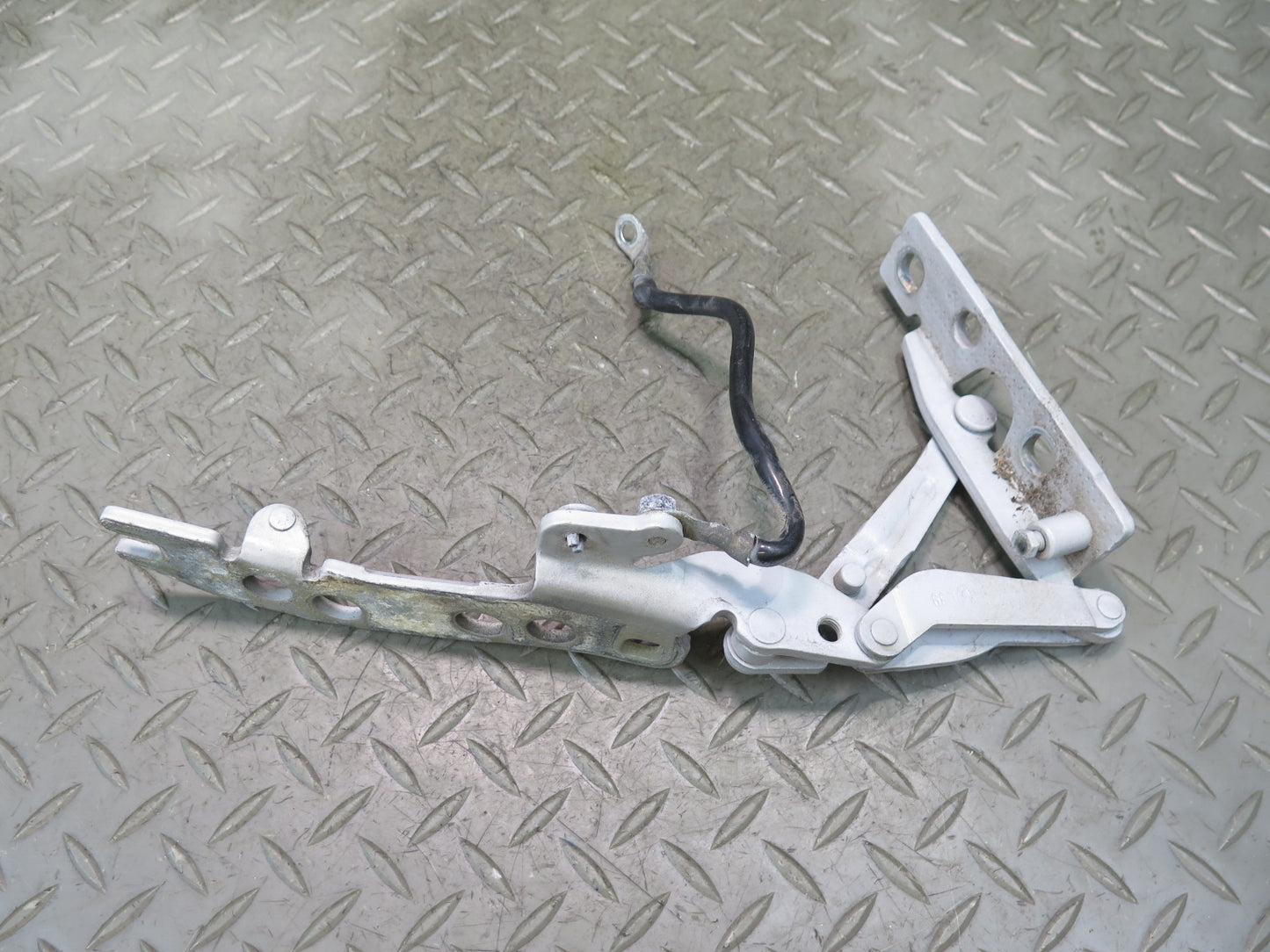 97-03 BMW E39 540ia Front Left & Right Hood Bonnet Hinge Set Silver OEM