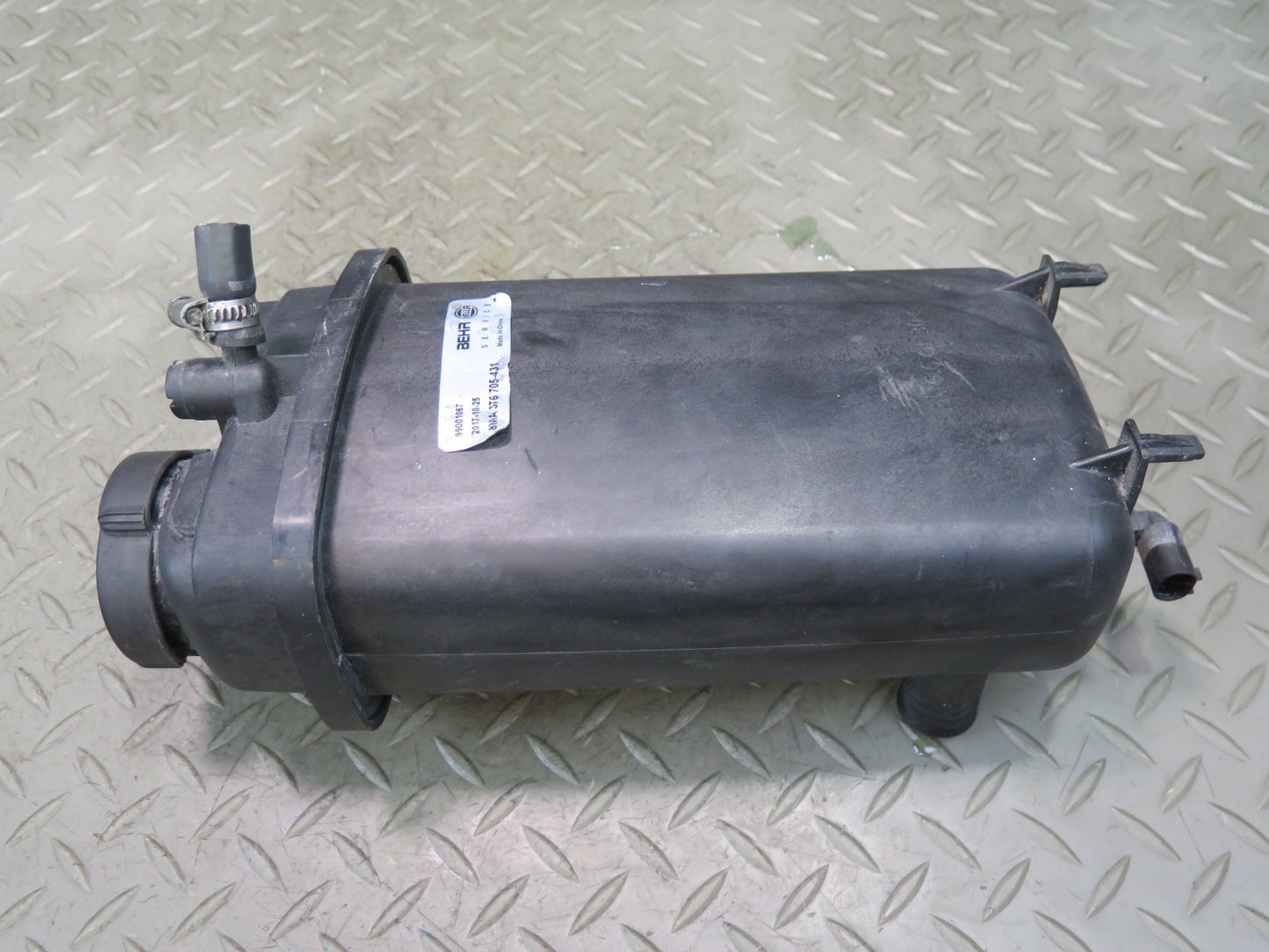 97-03 BMW E38 E39 540ia M62 Coolant Expansion Fluid Reservoir Tank 8MA376705431