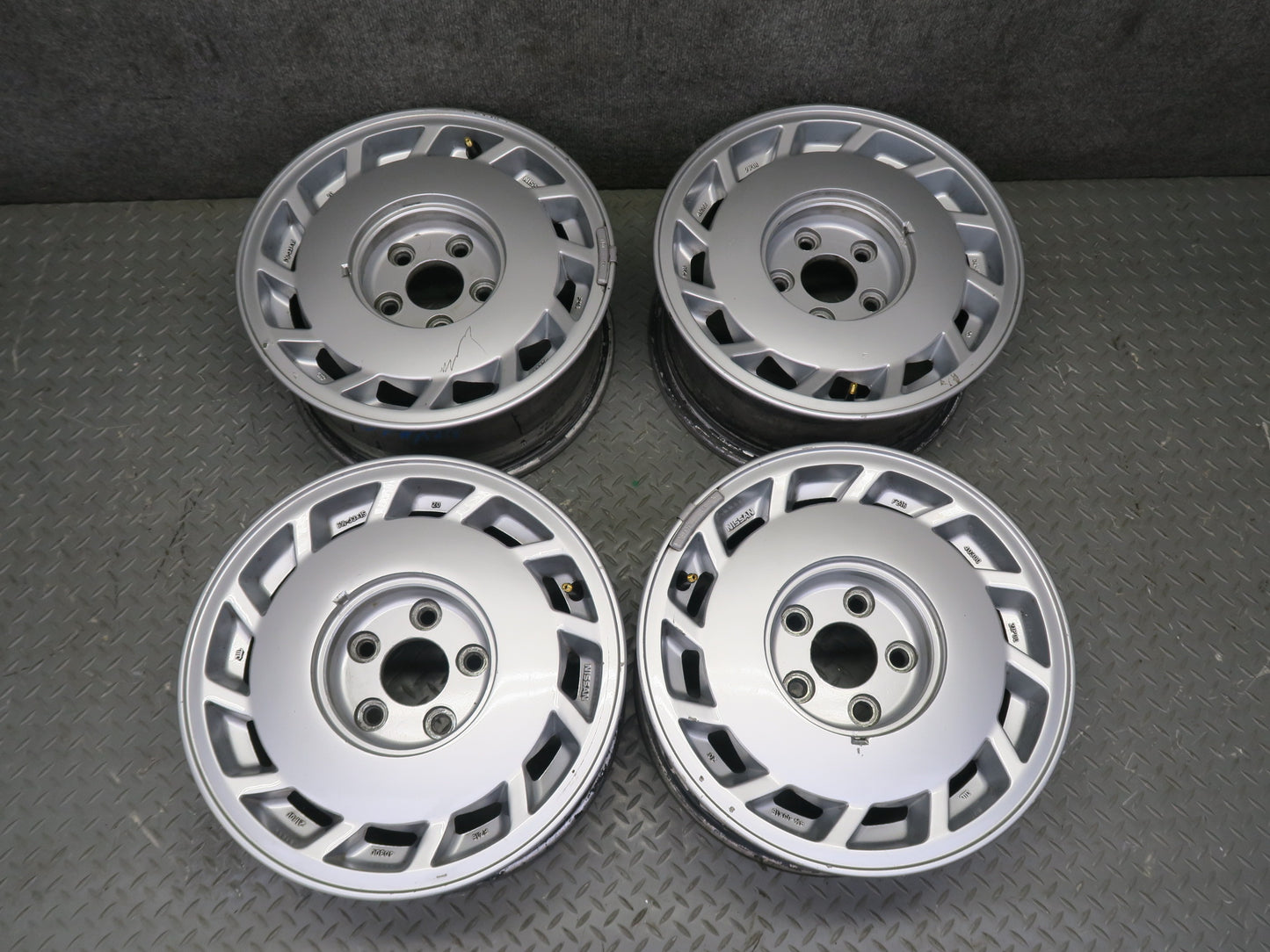 87-89 Nissan Z31 300ZX NA Set of 4 Factory R15 15" Wheel Rim 15x6.5J ET20 OEM