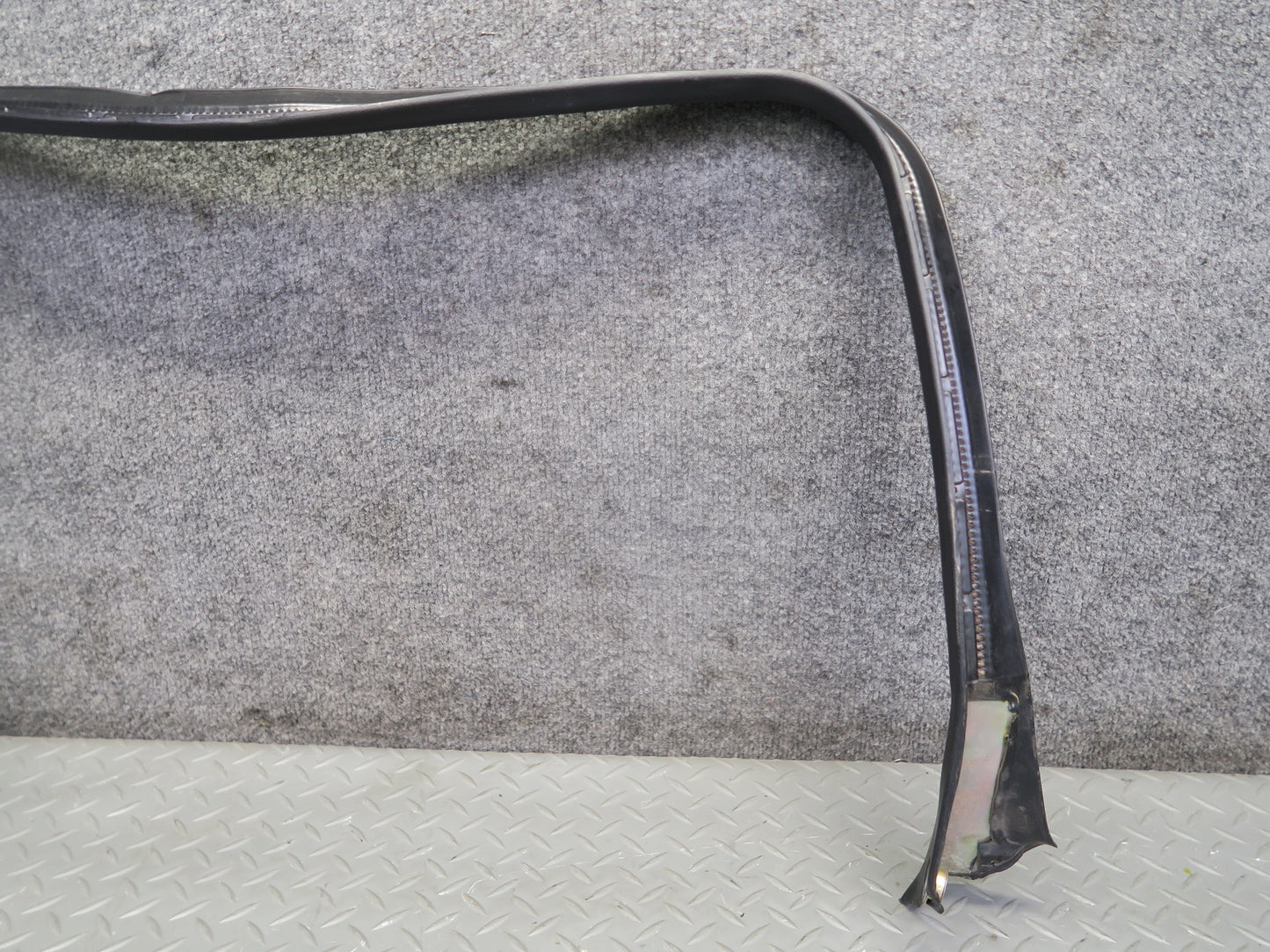 85-89 Nissan Z31 300ZX 2+2 Set of 2 Left & Right T-top Roof Rubber Seal OEM