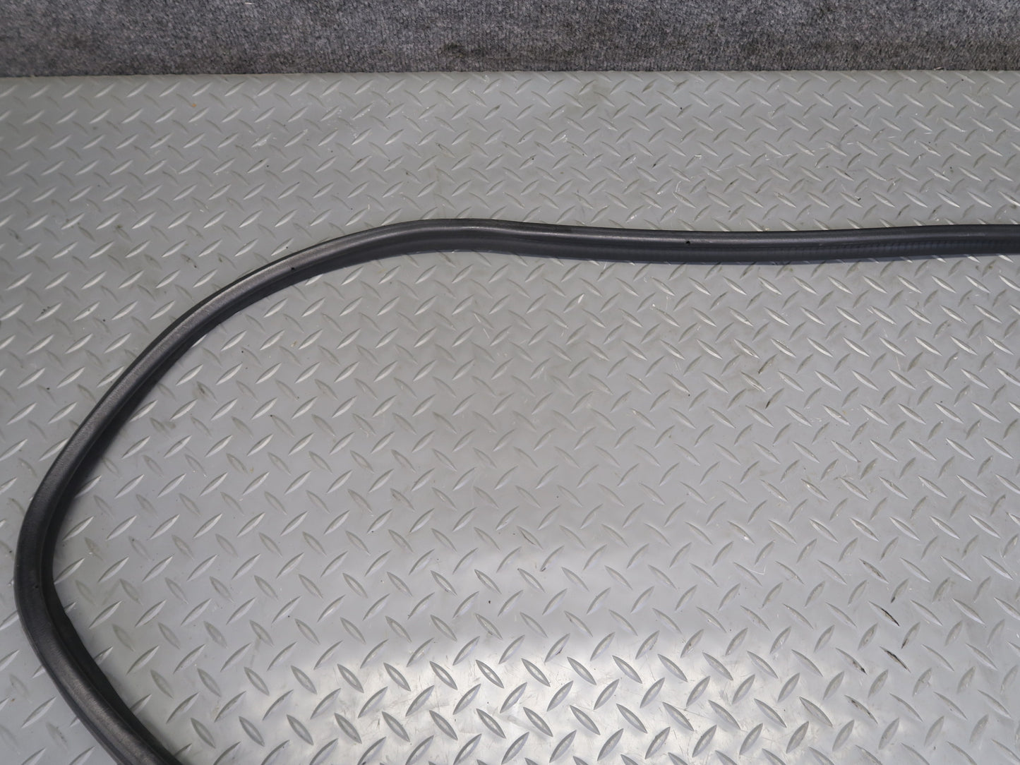 96-02 BMW E36/7 Z3 Roadster Rear Trunk Weatherstrip Rubber Seal OEM