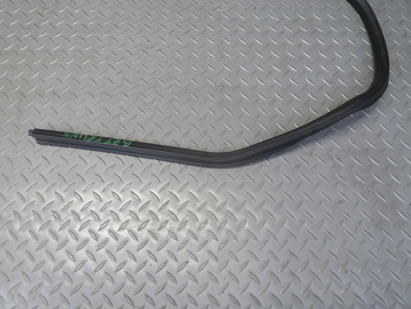 96-02 BMW E36/7 Z3 Roadster Rear Trunk Weatherstrip Rubber Seal OEM