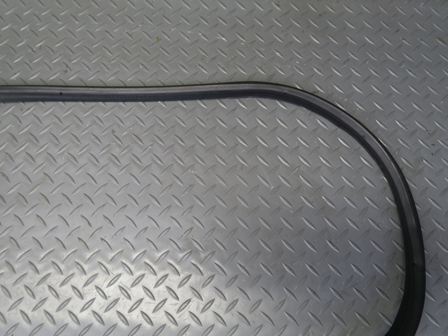 96-02 BMW E36/7 Z3 Roadster Rear Trunk Weatherstrip Rubber Seal OEM