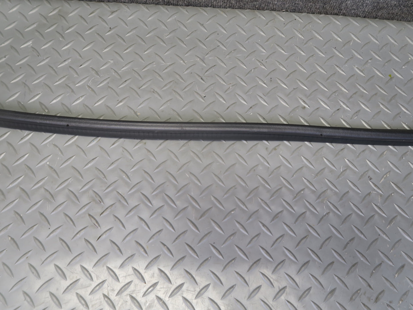 96-02 BMW E36/7 Z3 Roadster Rear Trunk Weatherstrip Rubber Seal OEM
