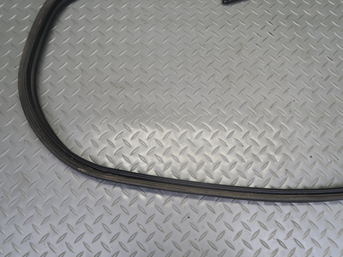 96-02 BMW E36/7 Z3 Roadster Rear Trunk Weatherstrip Rubber Seal OEM