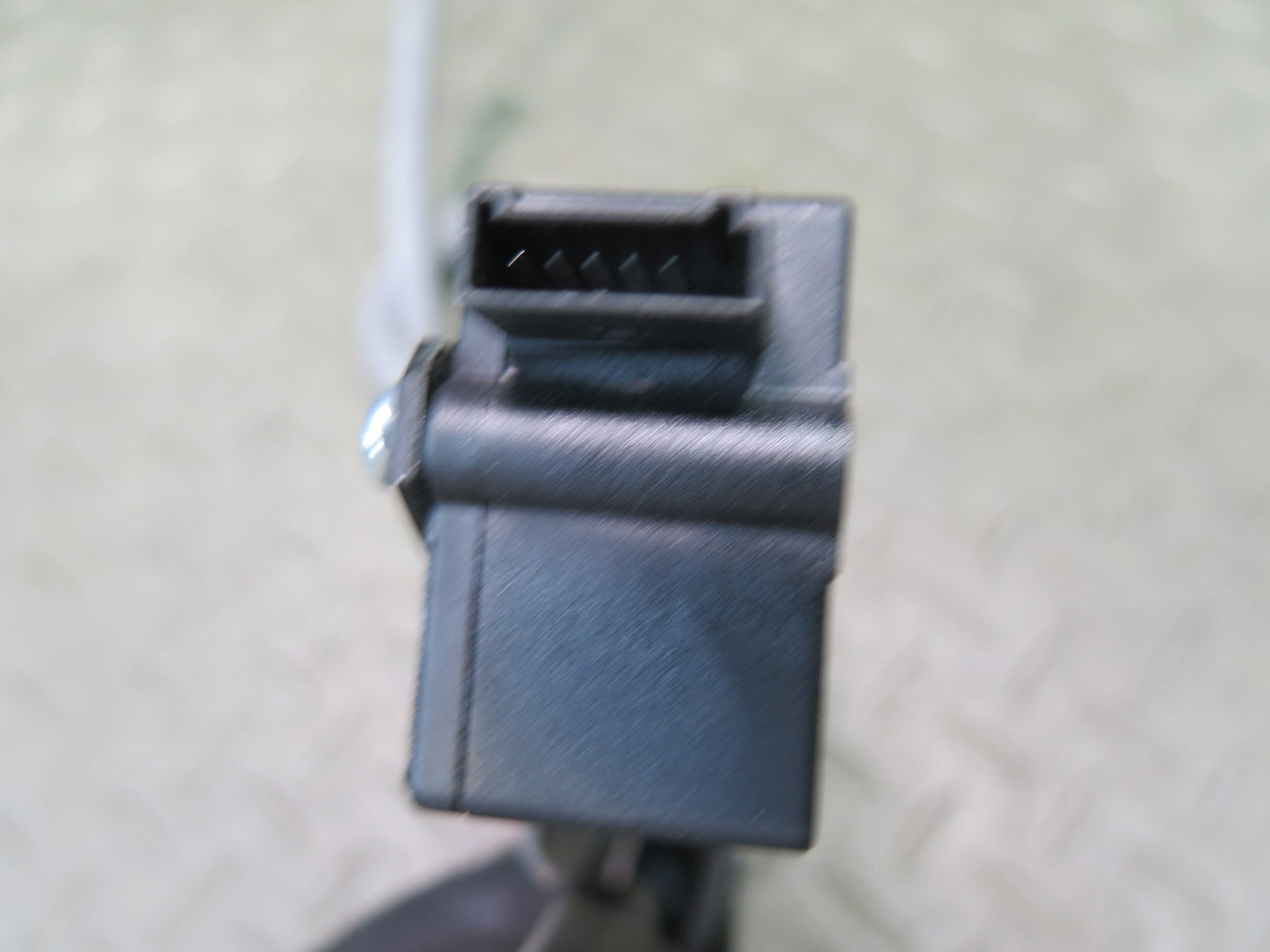 98-03 BMW E39 540ia Sedan Rear Trunk Lid Lock Latch Actuator 8236897 OEM