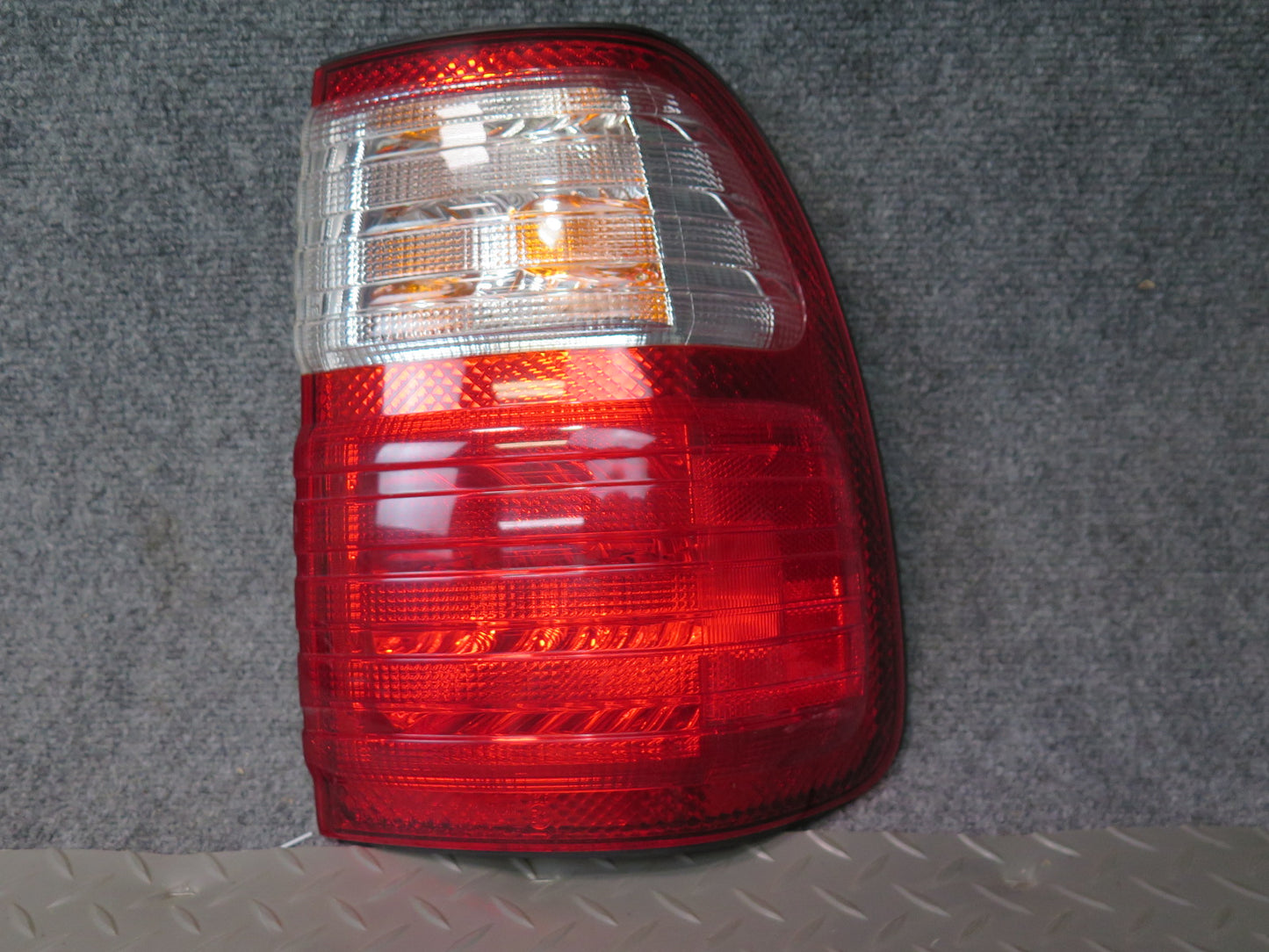 2003-2004 Lexus UZJ100L LX470 Rear Inner & Outer Tail Light Lamp Set of 4