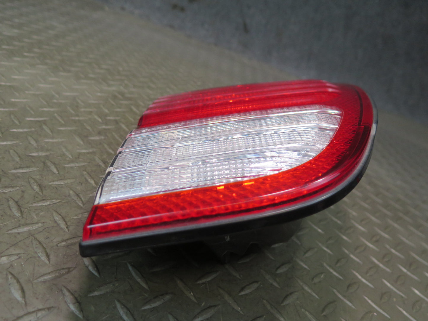 2003-2004 Lexus UZJ100L LX470 Rear Inner & Outer Tail Light Lamp Set of 4