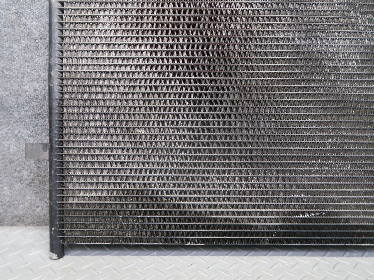 01-06 BMW E46 330ci A/C Air Condition Condenser 8377614 OEM