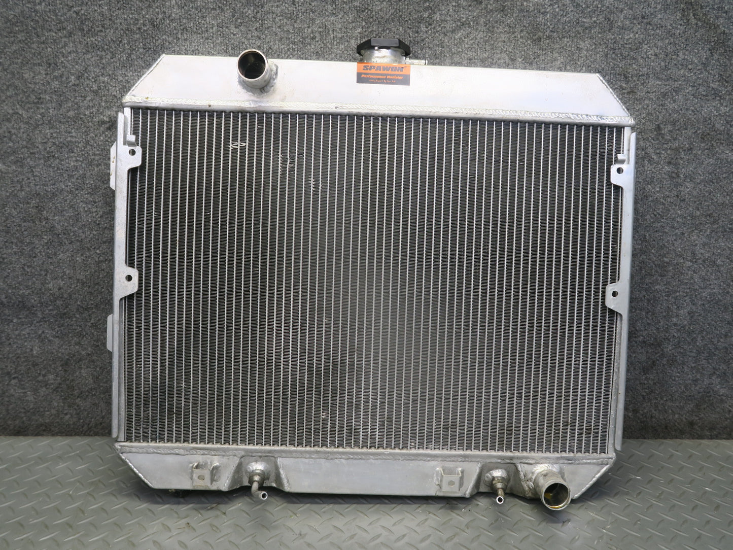 82-83 Datsun Nissan S130 280ZX NON Turbo Engine Cooling Radiator Spawon