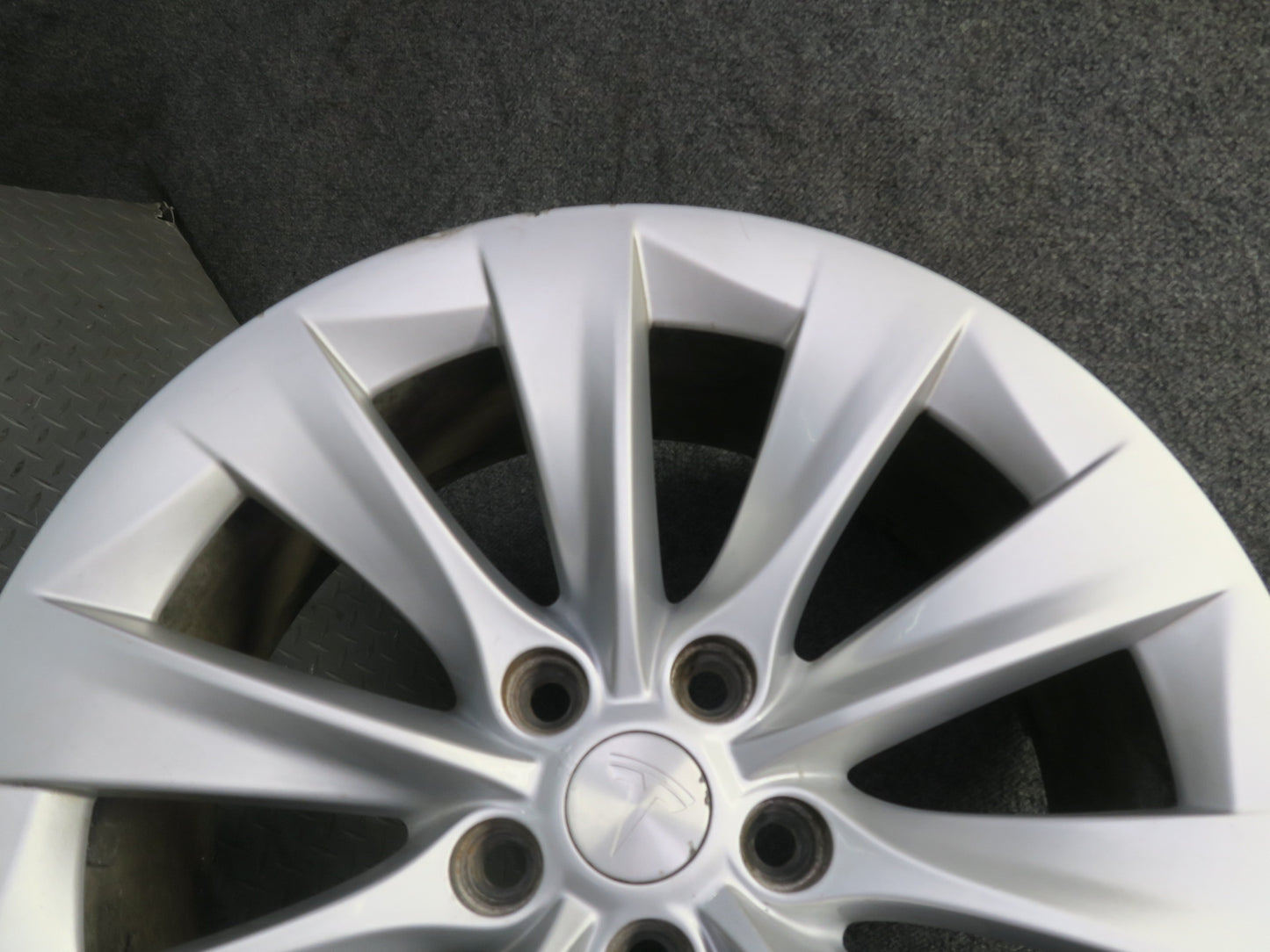 2016-2019 Tesla Model S 75D Alloy R19" Wheel 10 Spoke Rim 19x8J ET40 Silver