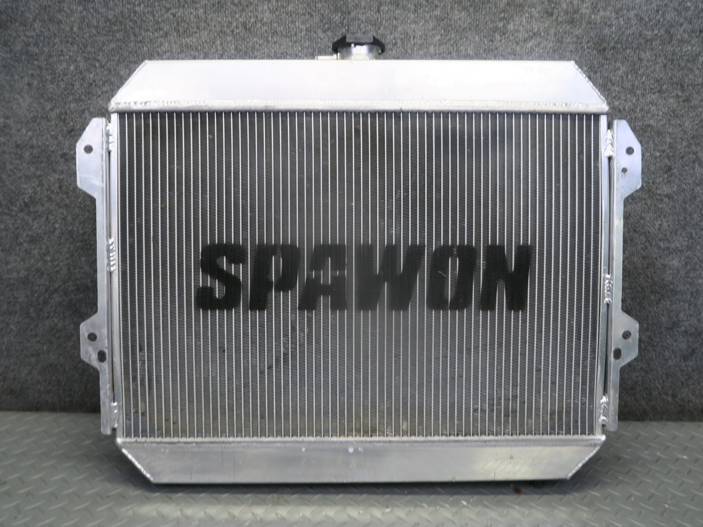 82-83 Datsun Nissan S130 280ZX NON Turbo Engine Cooling Radiator Spawon