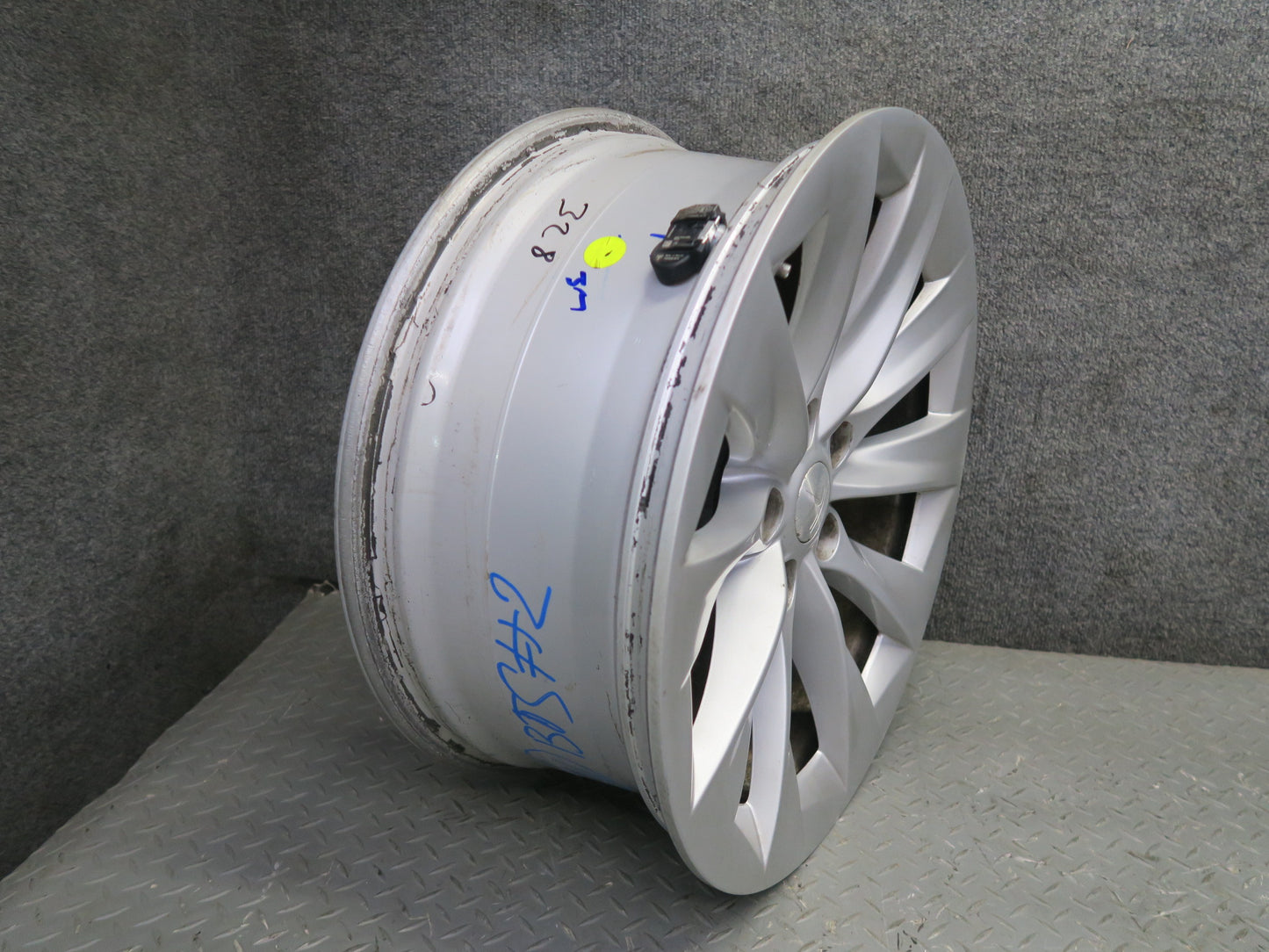 2016-2019 Tesla Model S 75D Alloy R19" Wheel 10 Spoke Rim 19x8J ET40 Silver