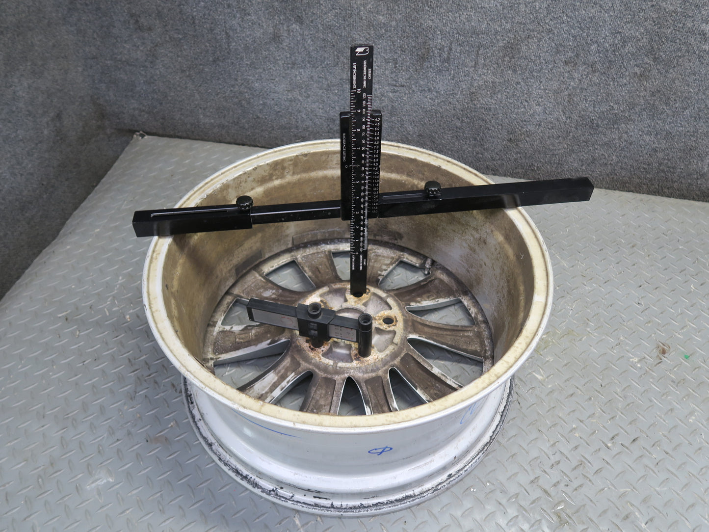 2016-2019 Tesla Model S 75D Alloy R19" Wheel 10 Spoke Rim 19x8J ET40 Silver