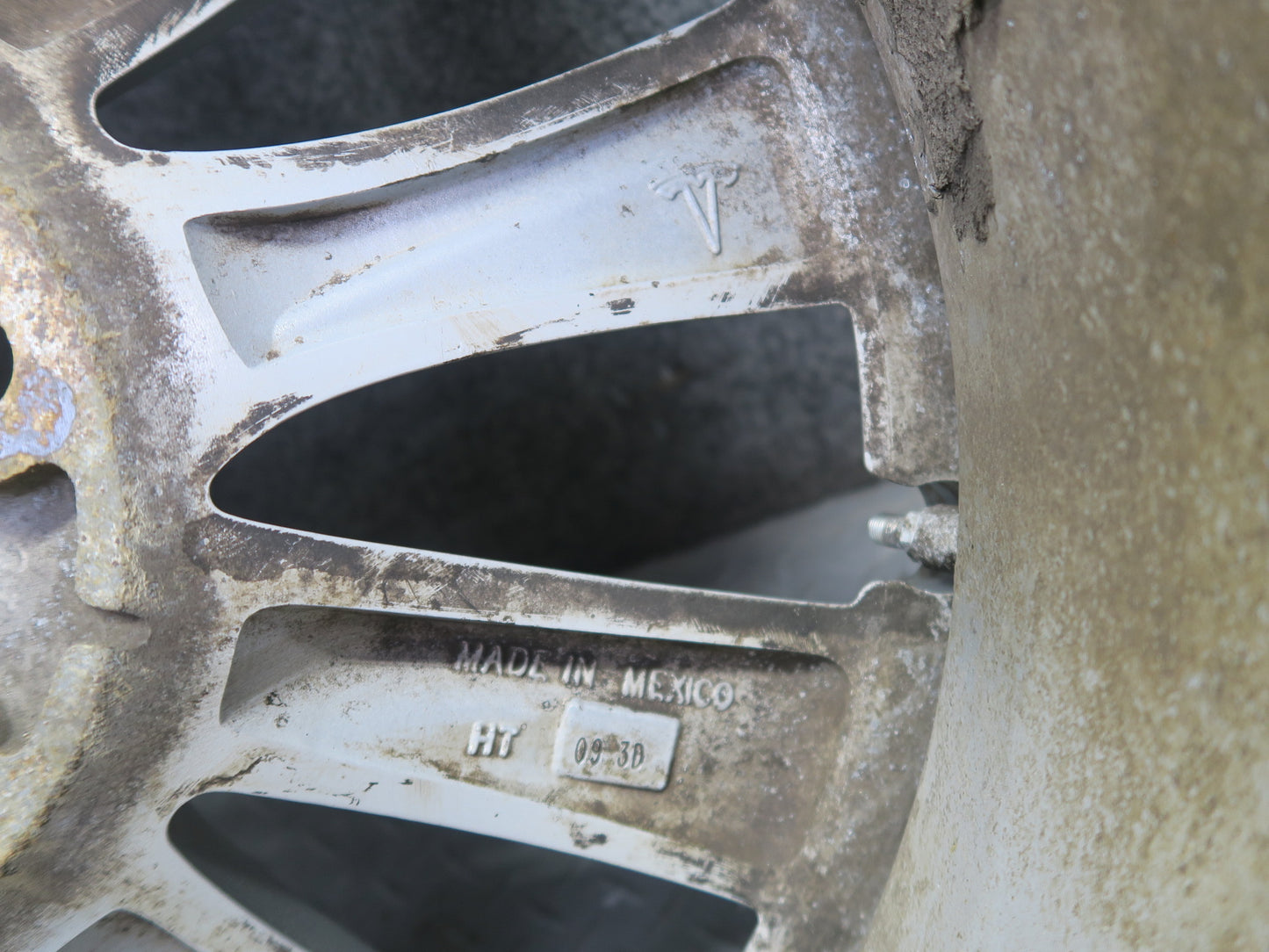 2016-2019 Tesla Model S 75D Alloy R19" Wheel 10 Spoke Rim 19x8J ET40 Silver