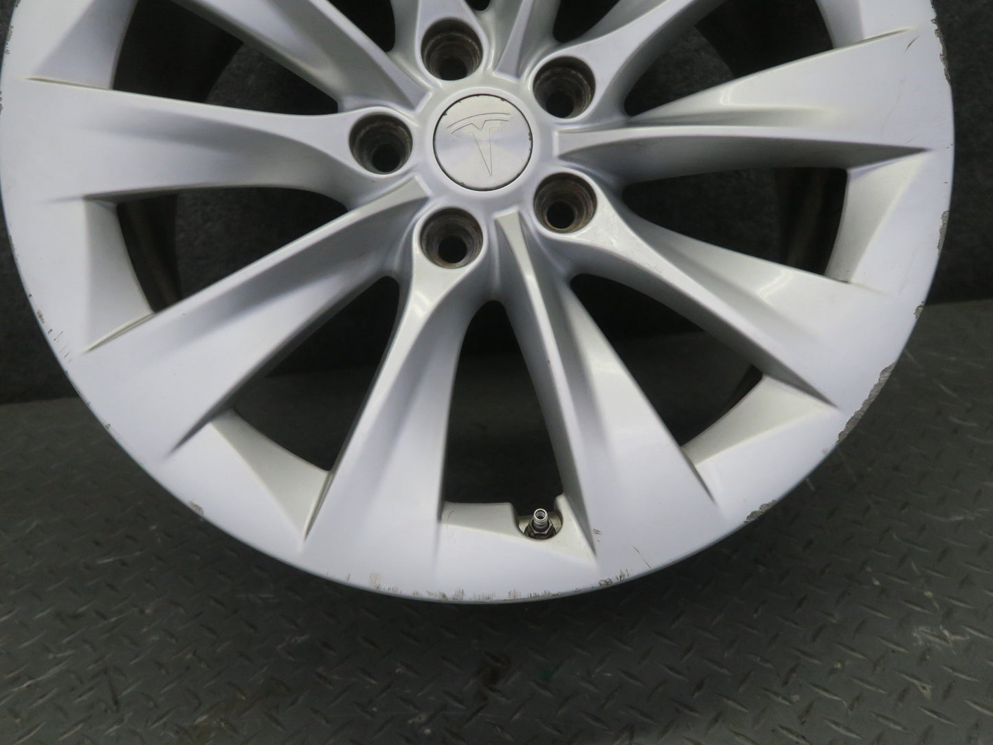 2016-2019 Tesla Model S 75D Alloy R19" Wheel 10 Spoke Rim 19x8J ET40 Silver