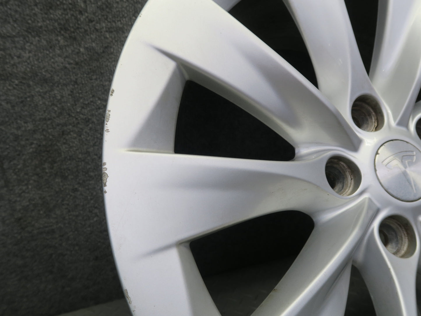 2016-2019 Tesla Model S 75D Alloy R19" Wheel 10 Spoke Rim 19x8J ET40 Silver