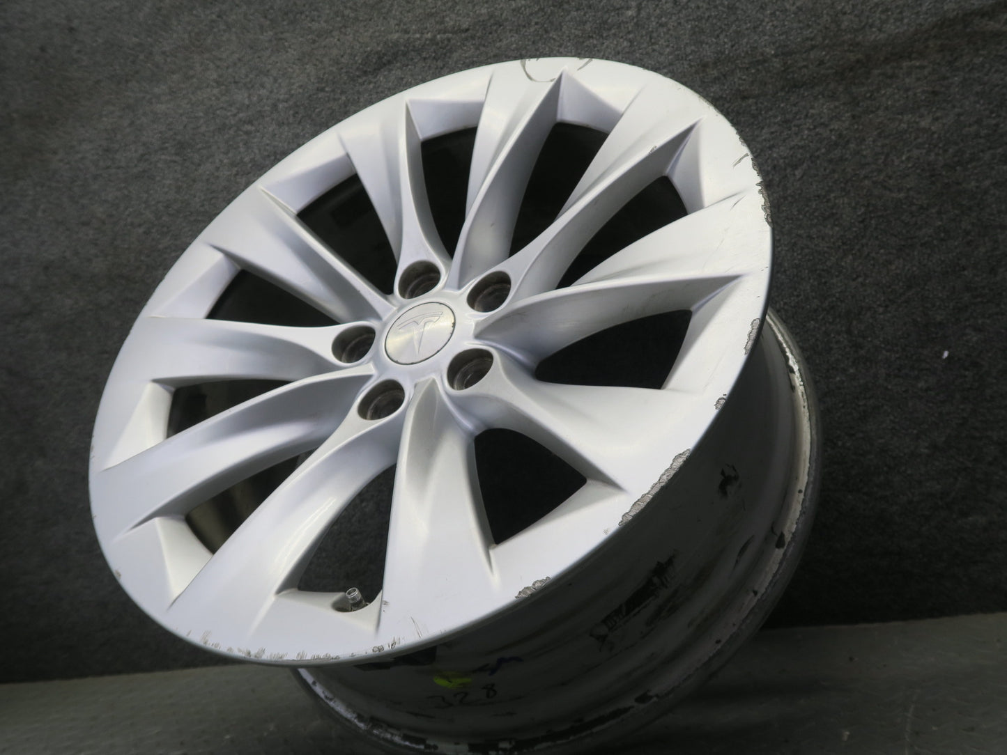 2016-2019 Tesla Model S 75D Alloy R19" Wheel 10 Spoke Rim 19x8J ET40 Silver