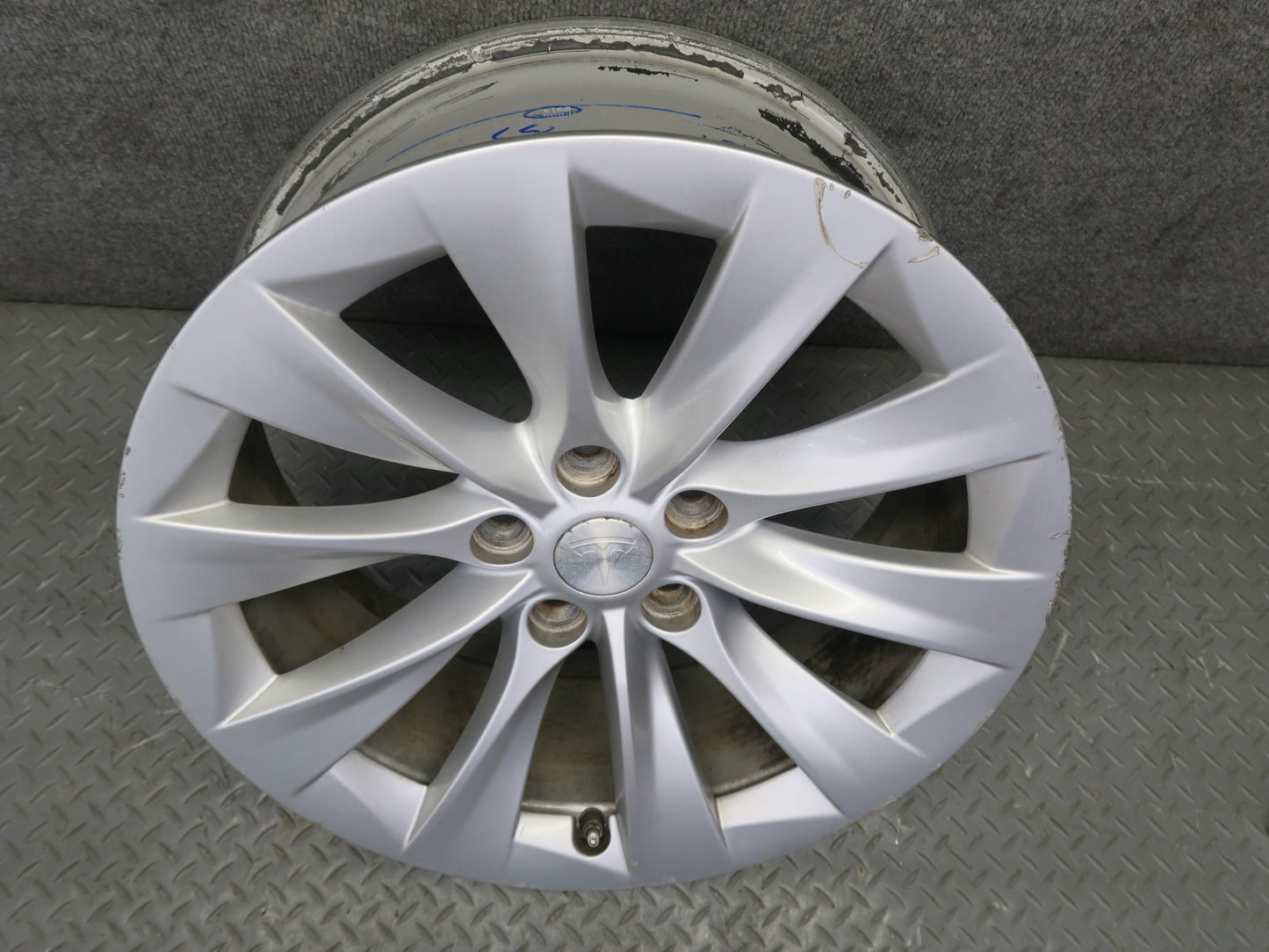 2016-2019 Tesla Model S 75D Alloy R19" Wheel 10 Spoke Rim 19x8J ET40 Silver
