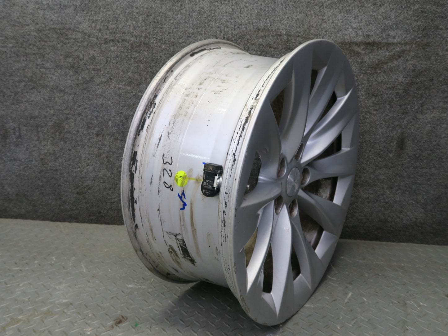 2016-2019 Tesla Model S 75D Alloy R19" Wheel 10 Spoke Rim 19x8J ET40 Silver