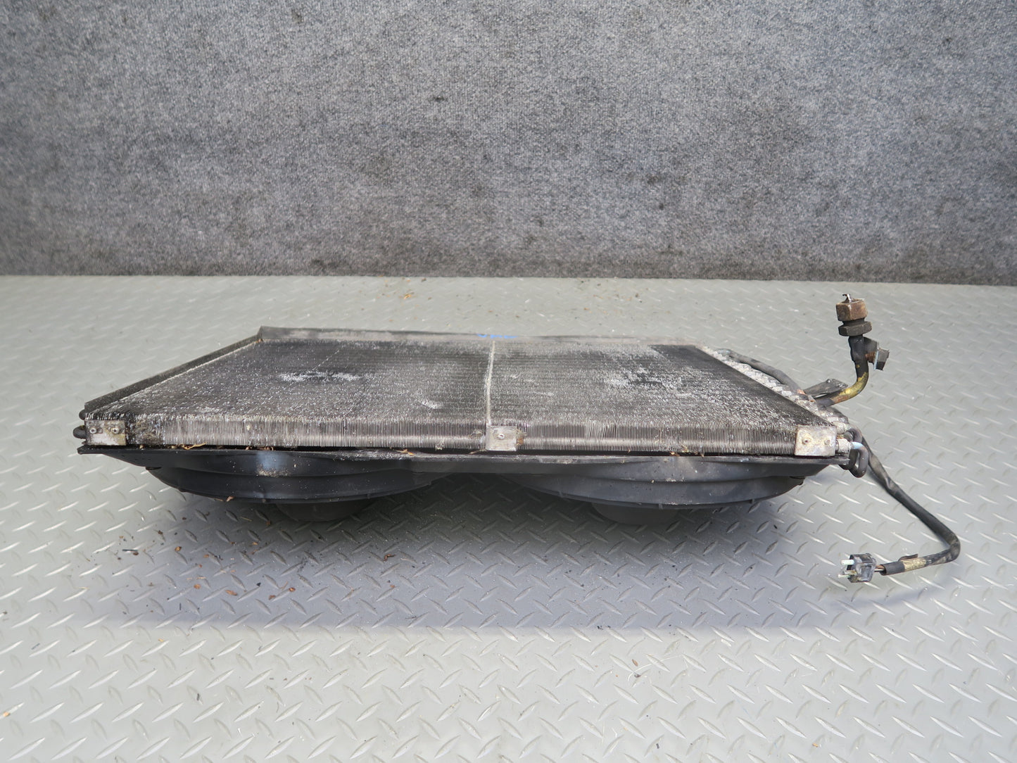 90-93 Mercedes W124 300E A/C Air Condition Condenser w Cooling Fan Shroud OEM