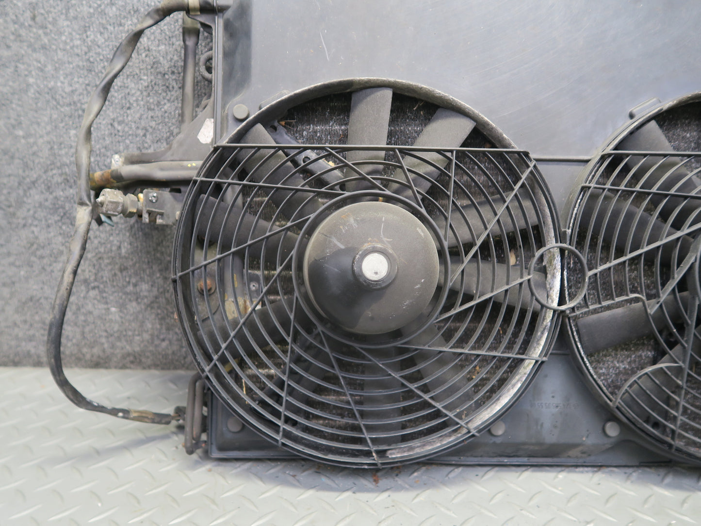 90-93 Mercedes W124 300E A/C Air Condition Condenser w Cooling Fan Shroud OEM
