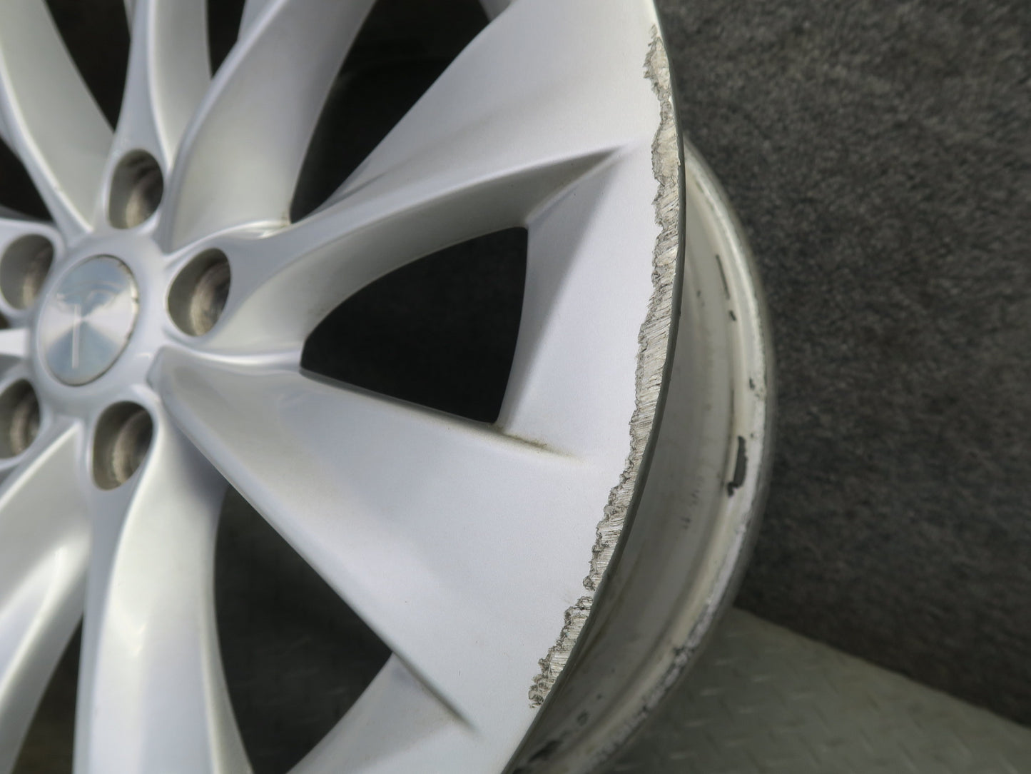 2016-2019 Tesla Model S 75D Alloy R19" Wheel 10 Spoke Rim 19x8J ET40 Silver