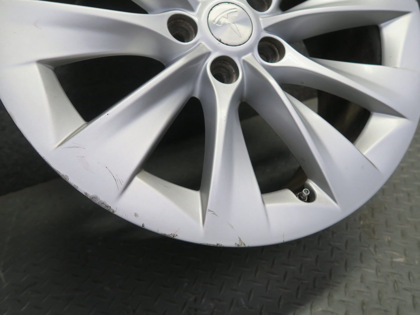2016-2019 Tesla Model S 75D Alloy R19" Wheel 10 Spoke Rim 19x8J ET40 Silver