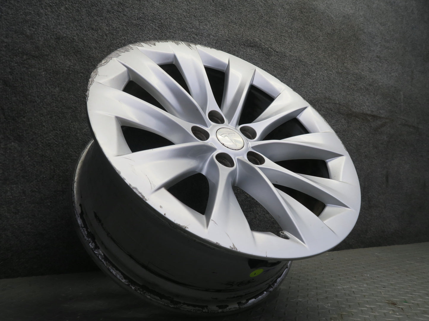 2016-2019 Tesla Model S 75D Alloy R19" Wheel 10 Spoke Rim 19x8J ET40 Silver