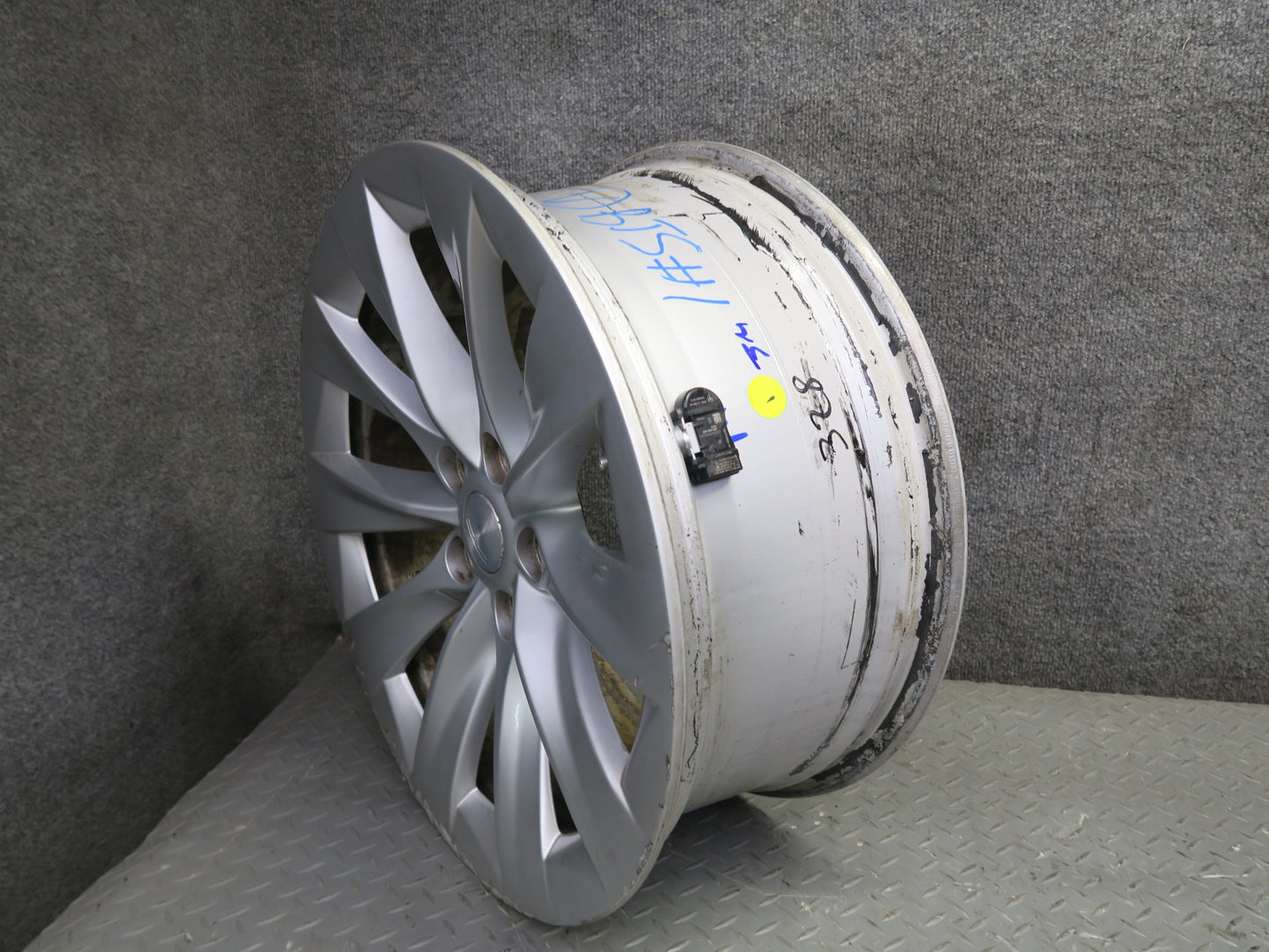 2016-2019 Tesla Model S 75D Alloy R19" Wheel 10 Spoke Rim 19x8J ET40 Silver