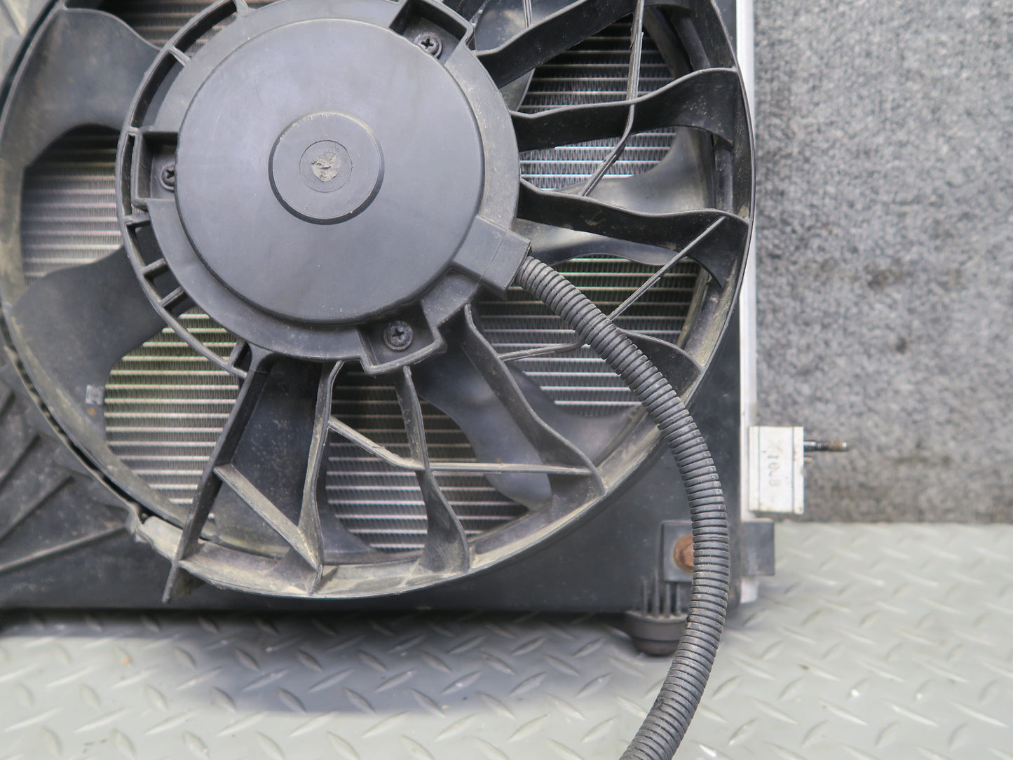 2016-2019 Tesla Model S 75D Front Left Side A/C Condenser W/ Shroud & Fan