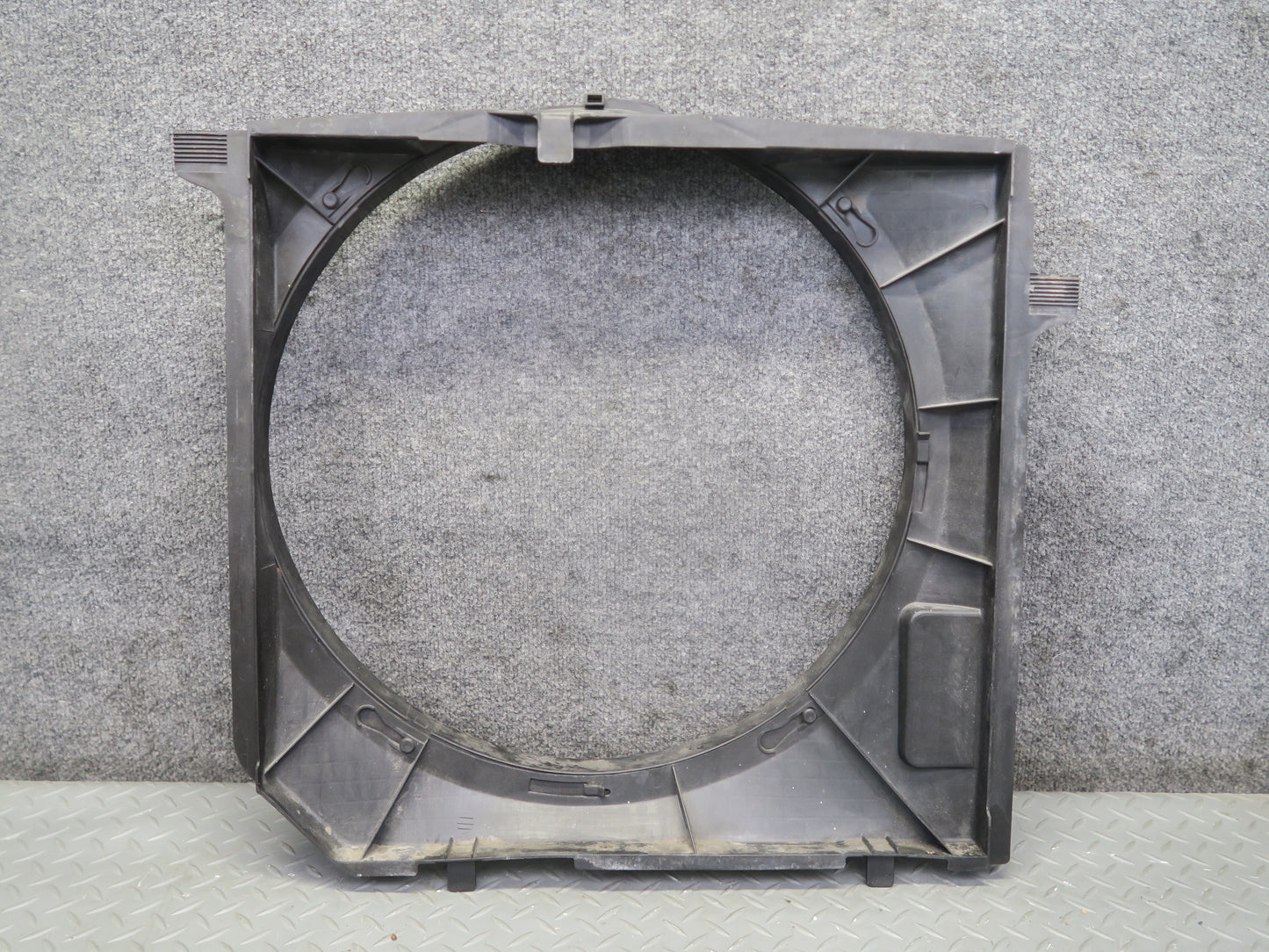 86-93 Mercedes W124 300E Engine Radiator Cooling Fan Shroud 1245000755 OEM