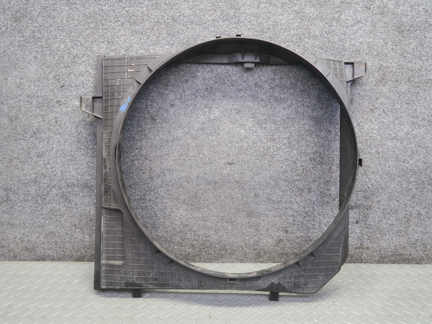 86-93 Mercedes W124 300E Engine Radiator Cooling Fan Shroud 1245000755 OEM