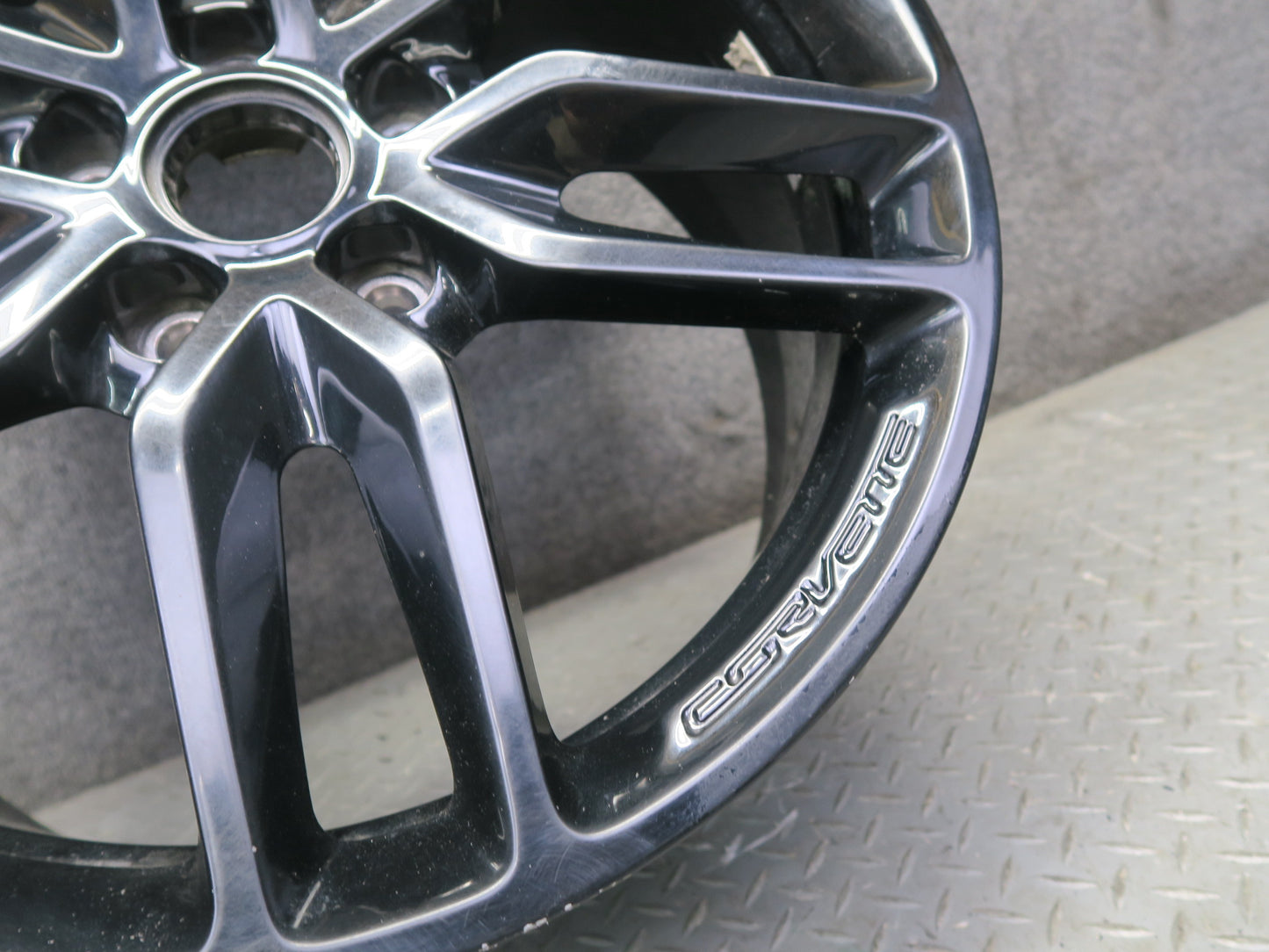 14-19 Chevrolet Corvette C7 R19" Front Alloy Wheel Rim 19x8.5J ET56 20986476 OEM
