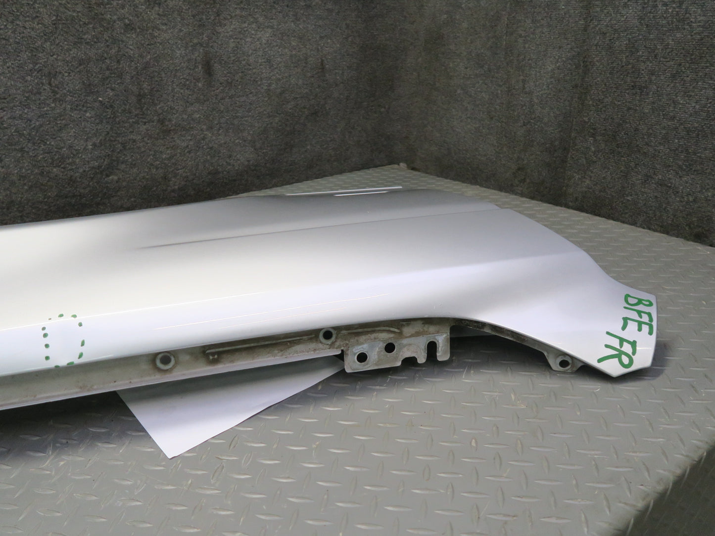 97-03 BMW E39 540ia Front Right Fender Sheel Cover Panel Titan Silver OEM