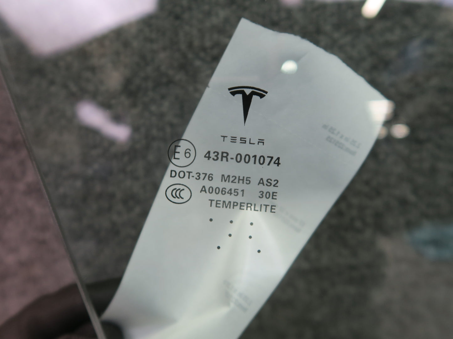 2016-2019 Tesla Model S 75D Front Right Passenger Side Door Window Glass
