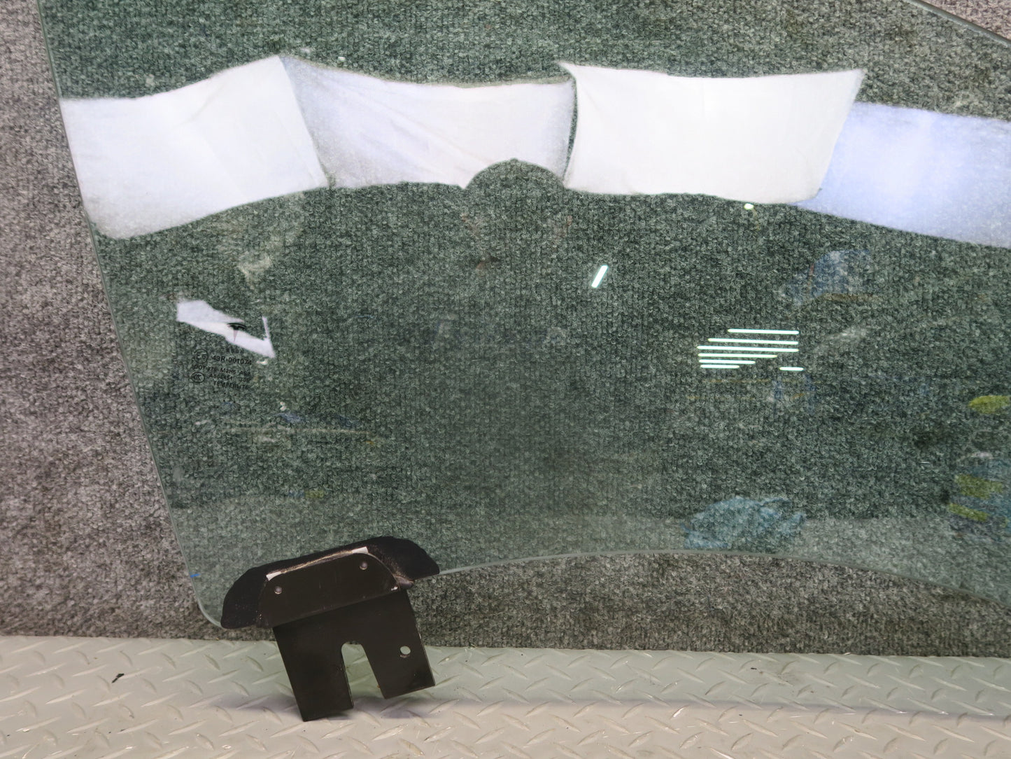 2016-2019 Tesla Model S 75D Front Right Passenger Side Door Window Glass