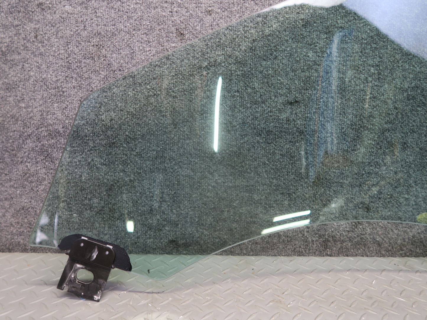 2016-2019 Tesla Model S 75D Front Right Passenger Side Door Window Glass