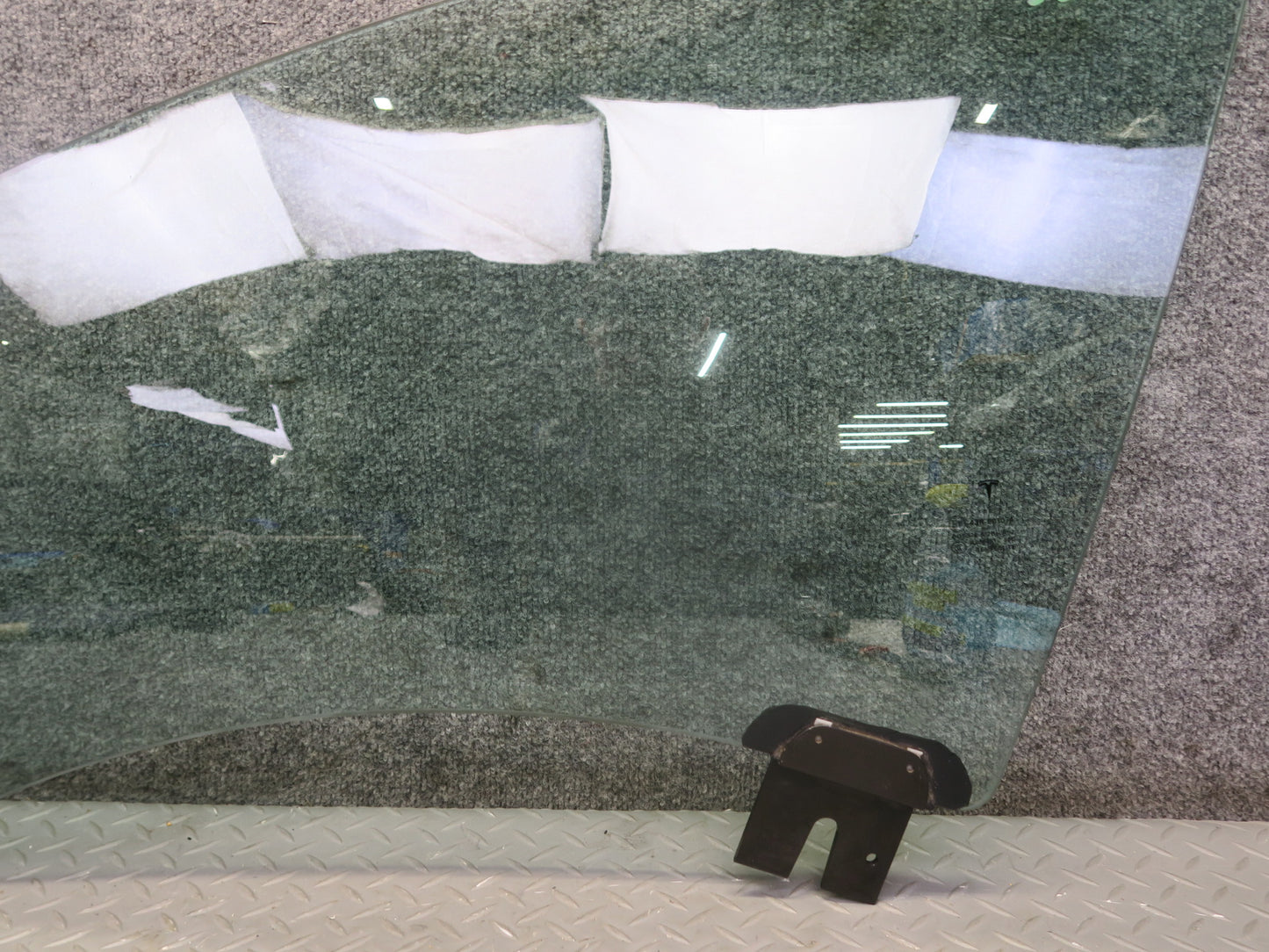 2016-2019 Tesla Model S 75D Front Left Driver Side Door Window Glass