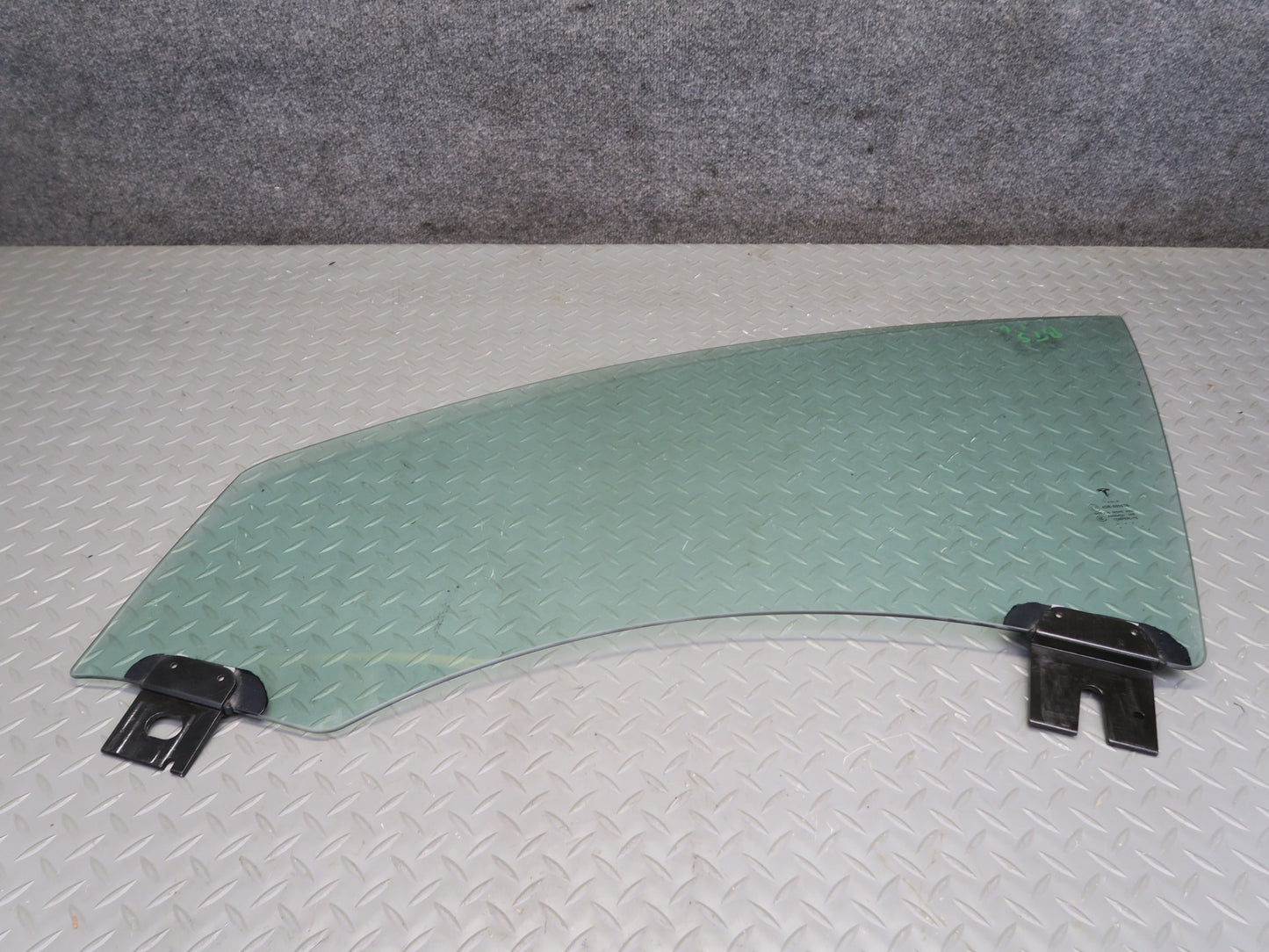 2016-2019 Tesla Model S 75D Front Left Driver Side Door Window Glass