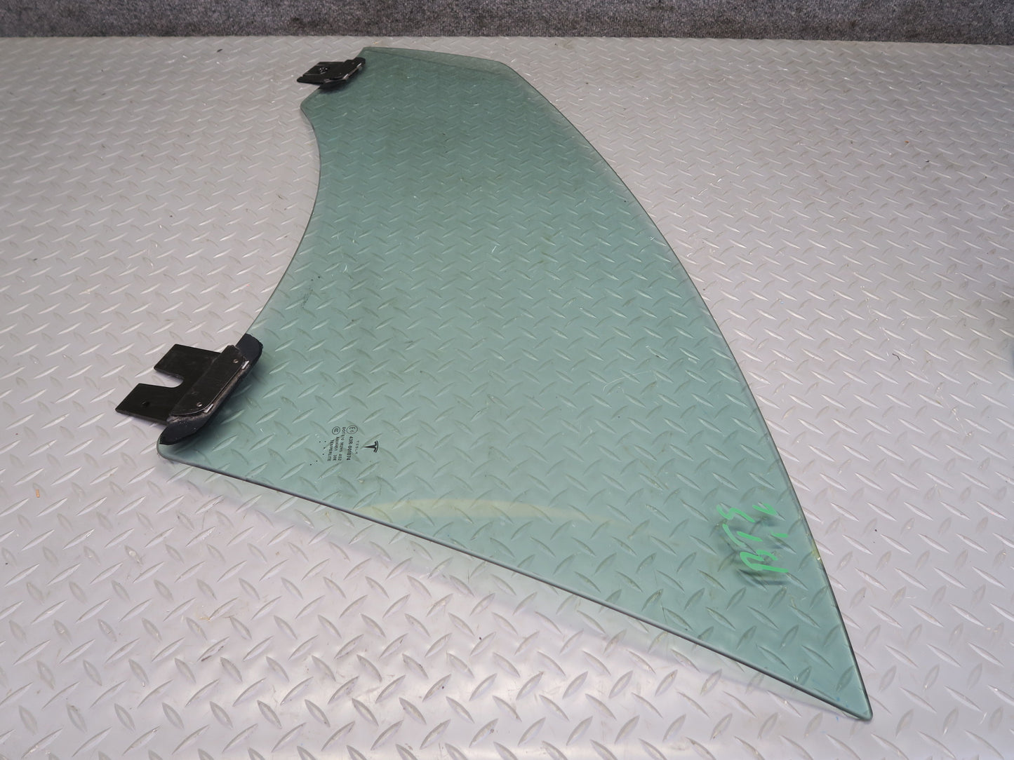 2016-2019 Tesla Model S 75D Front Left Driver Side Door Window Glass